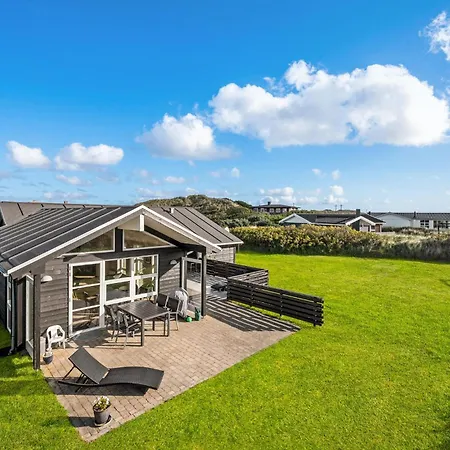 Lovely In With Kitchen Holiday home