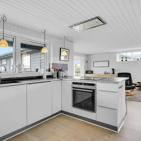 Lovely In With Kitchen *